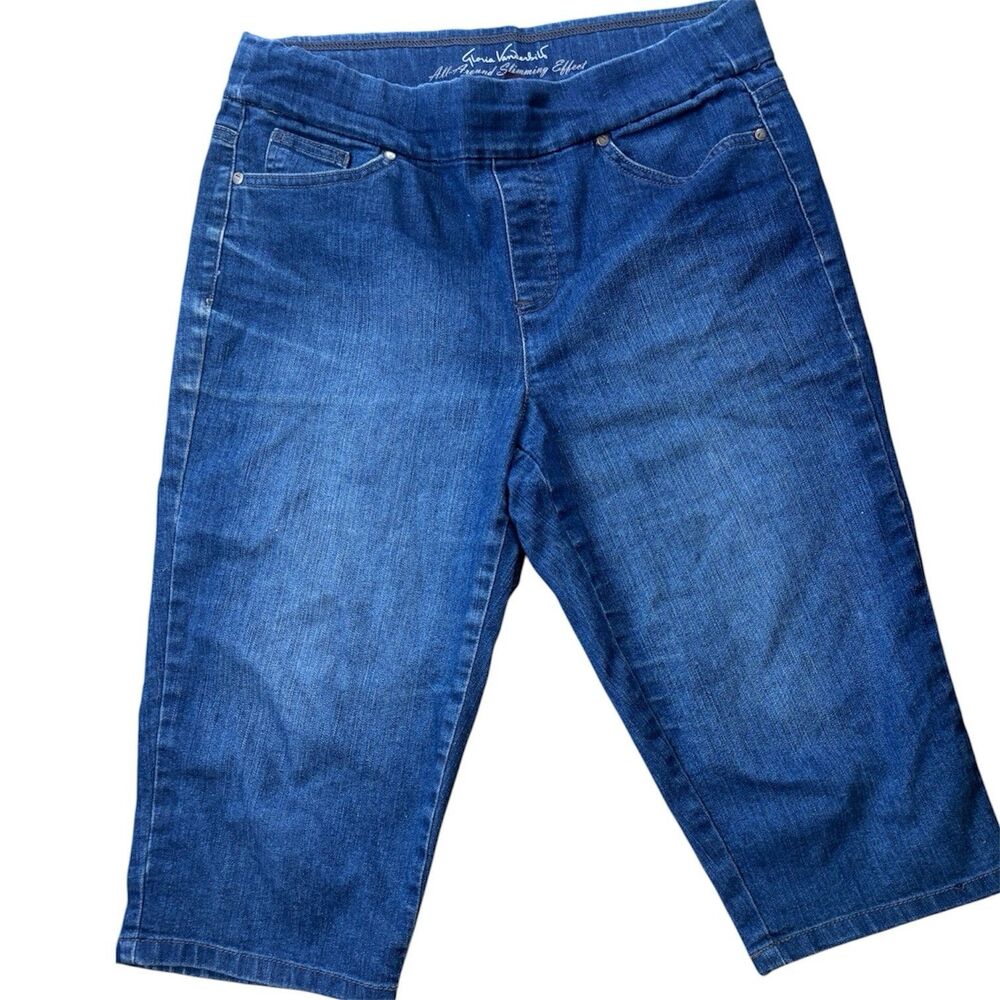 Gloria Vanderbilt Amanda Women Size 10 Blue Denim Capri Shorts Slimming Pull On
